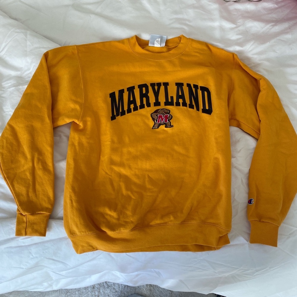 University of Maryland yellow sweatshirt jacket oversized